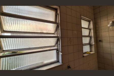 Apartamento para alugar com 60m², 2 quartos e sem vagaBanheiro