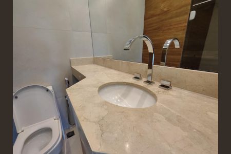 Apartamento à venda com 65m², 2 quartos e 1 vagaBanheiro da Suíte