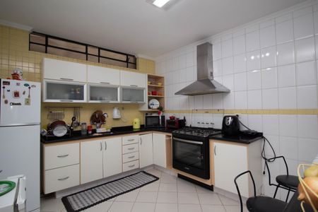 Casa à venda com 140m², 3 quartos e 2 vagas Casa à venda com 140m², 3 quartos e 2 vagasCozinha