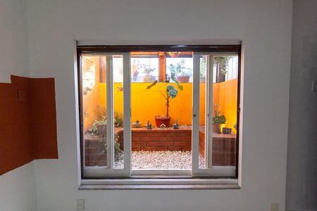 Casa à venda com 144m², 3 quartos e 2 vagas Casa à venda com 144m², 3 quartos e 2 vagasSala - Jardim de inverno