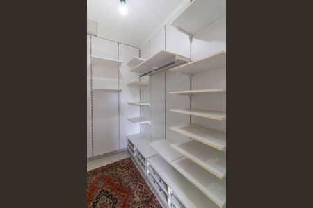 Casa à venda com 144m², 3 quartos e 2 vagas Casa à venda com 144m², 3 quartos e 2 vagasSuíte 2 - Closet