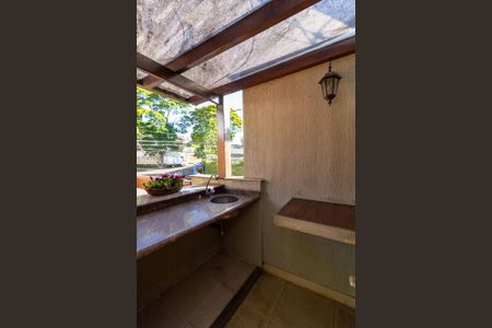 Casa à venda com 144m², 3 quartos e 2 vagas Casa à venda com 144m², 3 quartos e 2 vagasChurrasqueira