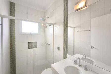 Casa de condomínio para alugar com 312m², 3 quartos e 2 vagasBanheiro da Suíte 1