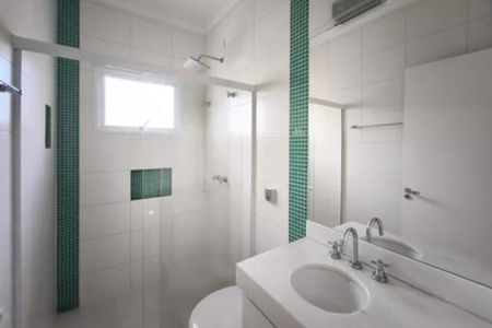 Casa de condomínio para alugar com 312m², 3 quartos e 2 vagasBanheiro da Suíte 2