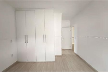 Casa de condomínio para alugar com 312m², 3 quartos e 2 vagasSuíte 1