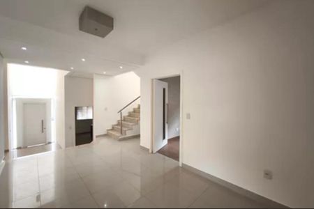 Casa de condomínio para alugar com 312m², 3 quartos e 2 vagasSala 1