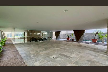 Apartamento à venda com 226m², 3 quartos e 2 vagas Apartamento à venda com 226m², 3 quartos e 2 vagasÁrea comum