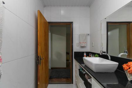 Casa à venda com 200m², 6 quartos e 4 vagasBanheiro 1