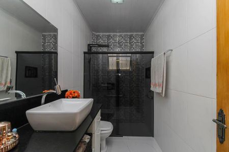 Casa à venda com 200m², 6 quartos e 4 vagasBanheiro 1