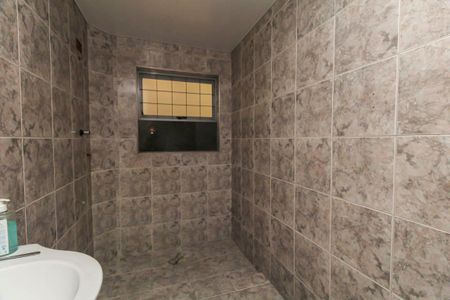 Casa à venda com 200m², 6 quartos e 4 vagasBanheiro 2