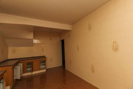 Casa à venda com 200m², 6 quartos e 4 vagasCozinha 2