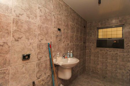 Casa à venda com 200m², 6 quartos e 4 vagasBanheiro 2