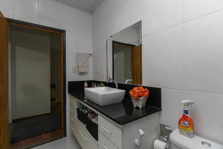 Casa à venda com 200m², 6 quartos e 4 vagasBanheiro 1