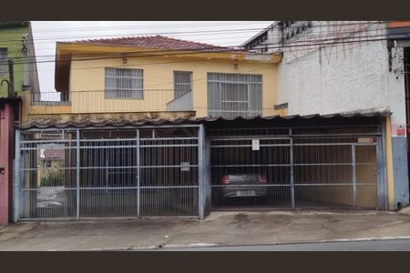 Casa à venda com 200m², 6 quartos e 4 vagasFachada