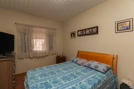 Casa à venda com 200m², 6 quartos e 4 vagasQuarto 2