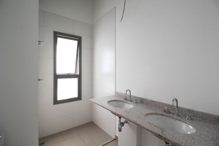 Apartamento à venda com 141m², 3 quartos e 2 vagasBanheiro da Suíte 1