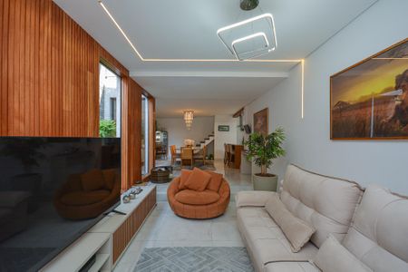 Casa para alugar com 348m², 3 quartos e 2 vagasSala