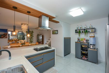 Casa para alugar com 348m², 3 quartos e 2 vagasCozinha