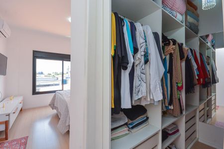 Casa para alugar com 348m², 3 quartos e 2 vagasCloset da suíte