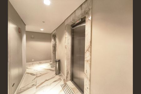 Apartamento à venda com 83m², 2 quartos e 1 vagaElevadores