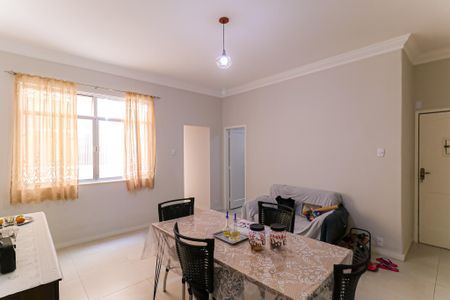 Apartamento à venda com 100m², 2 quartos e sem vagaSala