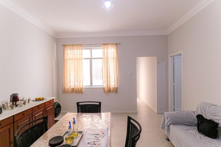 Apartamento à venda com 100m², 2 quartos e sem vagaSala