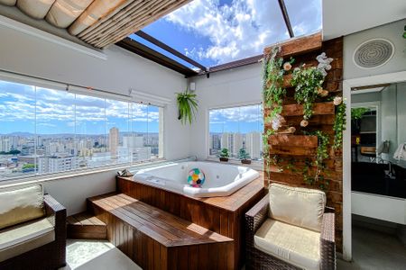 Apartamento à venda com 150m², 3 quartos e 3 vagasVaranda