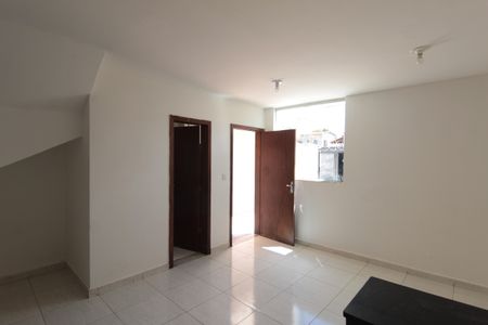Sala/Cozinha de casa para alugar com 2 quartos, 72m² em Nacional, Contagem