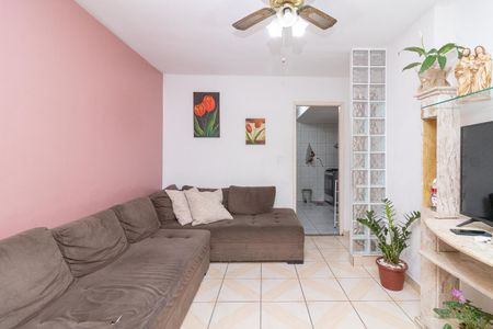 Casa à venda com 115m², 3 quartos e 2 vagasSala