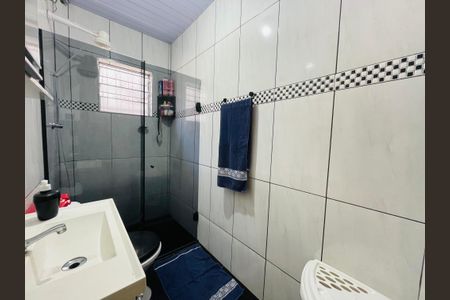 Casa à venda com 180m², 3 quartos e 2 vagasBanheiro 2