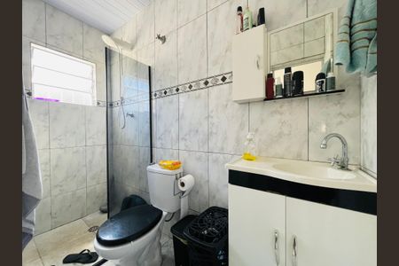 Casa à venda com 180m², 3 quartos e 2 vagasBanheiro 1