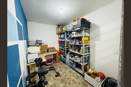 Casa à venda com 180m², 3 quartos e 2 vagasDispensa 