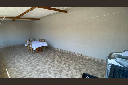 Casa à venda com 180m², 3 quartos e 2 vagasÁrea de Serviço