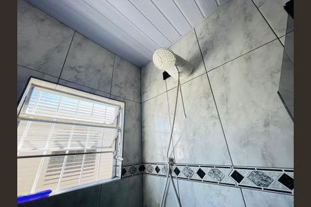 Casa à venda com 180m², 3 quartos e 2 vagasBanheiro 1