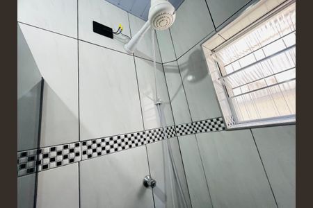 Casa à venda com 180m², 3 quartos e 2 vagasBanheiro 2