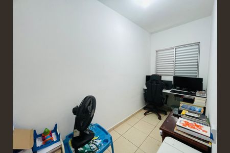 Casa à venda com 180m², 3 quartos e 2 vagasEscritório 
