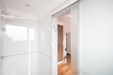 Apartamento para alugar com 60m², 2 quartos e 2 vagas Apartamento para alugar com 60m², 2 quartos e 2 vagasBanheiro da Suíte