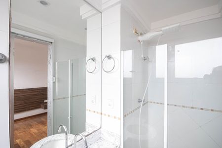 Apartamento para alugar com 60m², 2 quartos e 2 vagas Apartamento para alugar com 60m², 2 quartos e 2 vagasBanheiro da Suíte