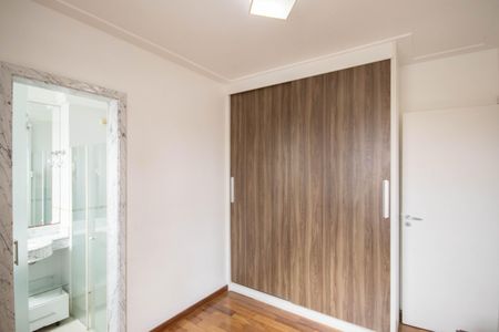 Apartamento para alugar com 60m², 2 quartos e 2 vagas Apartamento para alugar com 60m², 2 quartos e 2 vagasSuíte