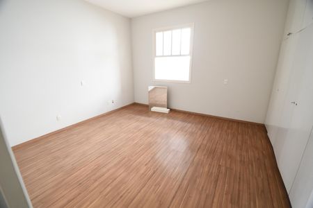 Casa à venda com 329m², 3 quartos e 6 vagasQuarto 3 - Suíte