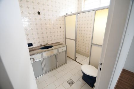 Casa à venda com 329m², 3 quartos e 6 vagasBanheiro Suíte