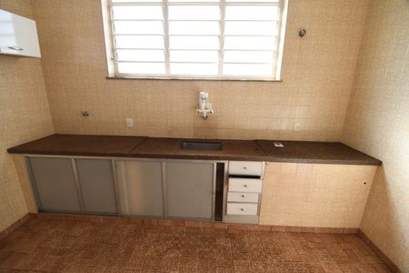 Casa à venda com 329m², 3 quartos e 6 vagasCozinha