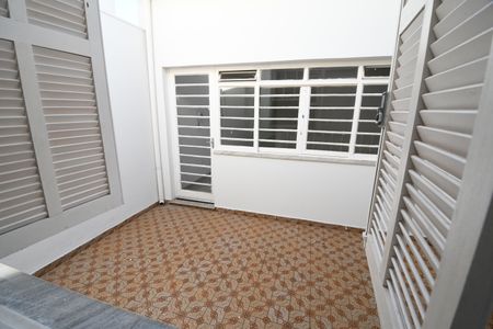 Casa à venda com 329m², 3 quartos e 6 vagasQuarto 2 - Vista
