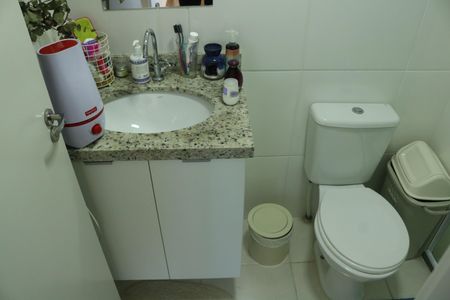 Banheiro de apartamento para alugar com 1 quarto, 24m² em Água Branca, São Paulo