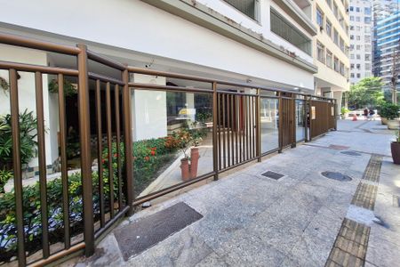 Apartamento à venda com 78m², 2 quartos e 2 vagasFachada