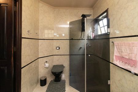 Casa à venda com 255m², 4 quartos e 3 vagasBanheiro 2
