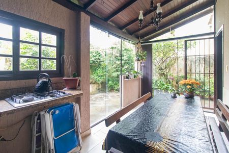 Casa à venda com 255m², 4 quartos e 3 vagasChurrasqueira
