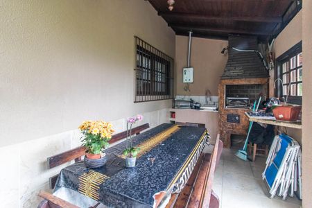 Casa à venda com 255m², 4 quartos e 3 vagasChurrasqueira