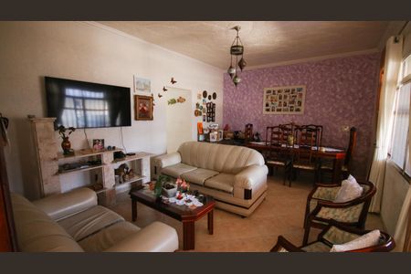 Casa para alugar com 150m², 3 quartos e 4 vagasSala