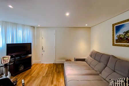 Casa à venda com 500m², 5 quartos e 8 vagas Casa à venda com 500m², 5 quartos e 8 vagasSala de TV